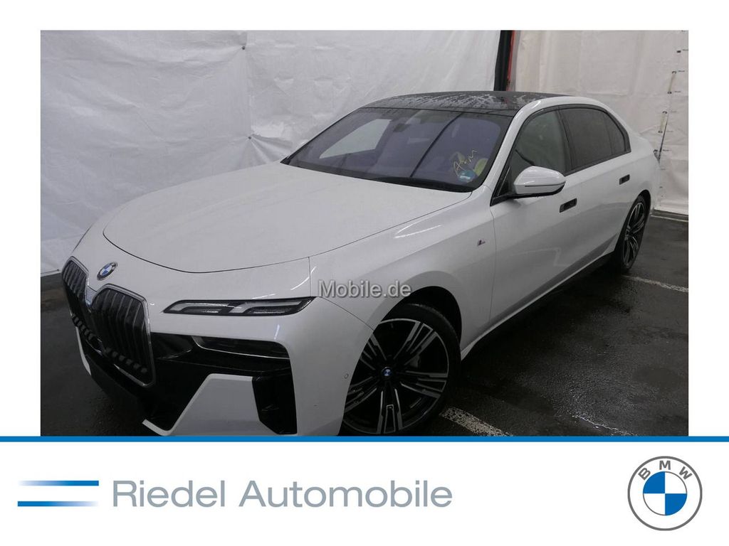 BMW 740d xDrive M Sportpaket Standhzg SkyLounge 21