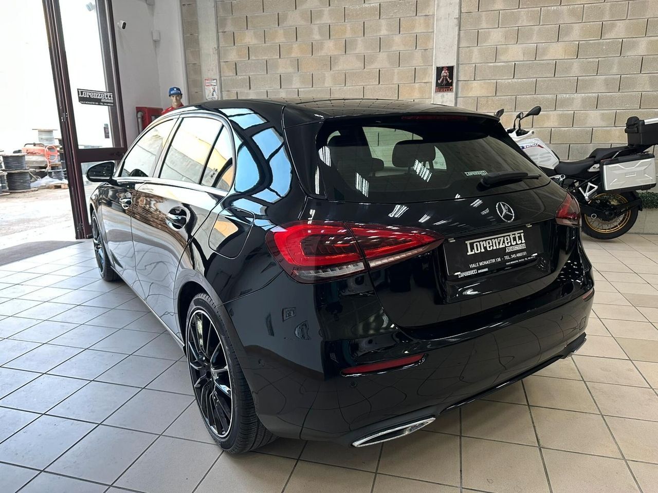 Mercedes-Benz Mercedes-benz A 180 d Automatic - AMG imagem 3