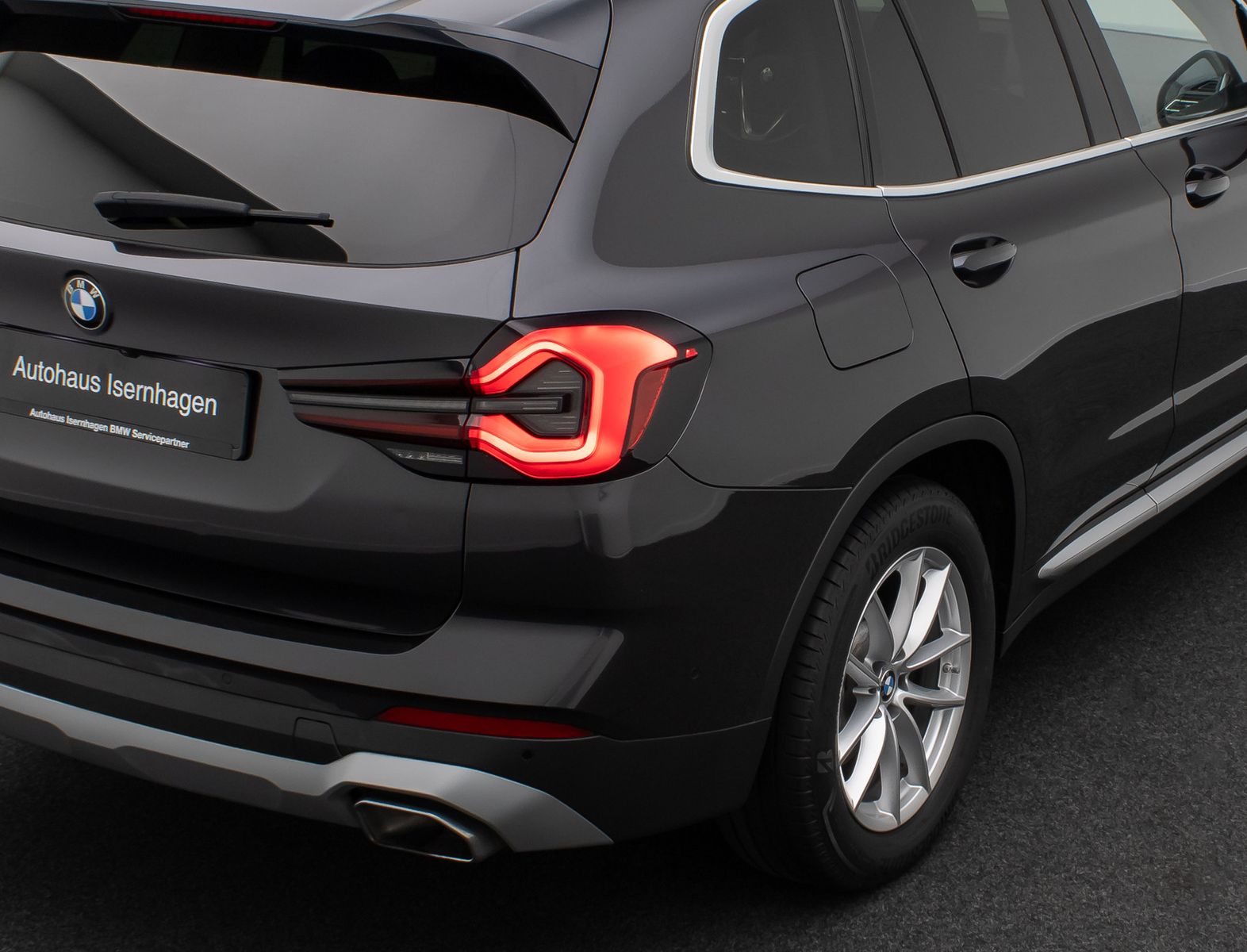 Fahrzeugabbildung BMW X3 xD30d Laser 360&deg; HUD DAB DisplKey Standhzng