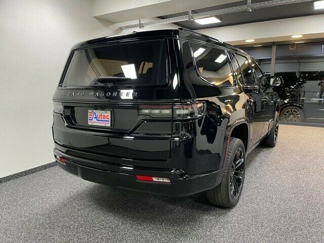 Fahrzeugabbildung Jeep GRAND WAGONEER OBSIDIAN 6.4L V-8  SOFORT!