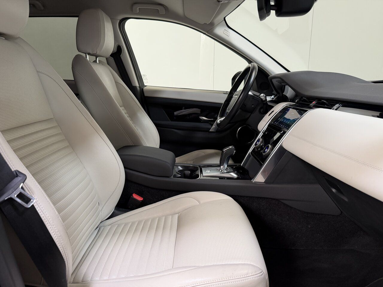 Land Rover Discovery Sport P300e S Plug-in Hybrid - Topstaa imagem 2