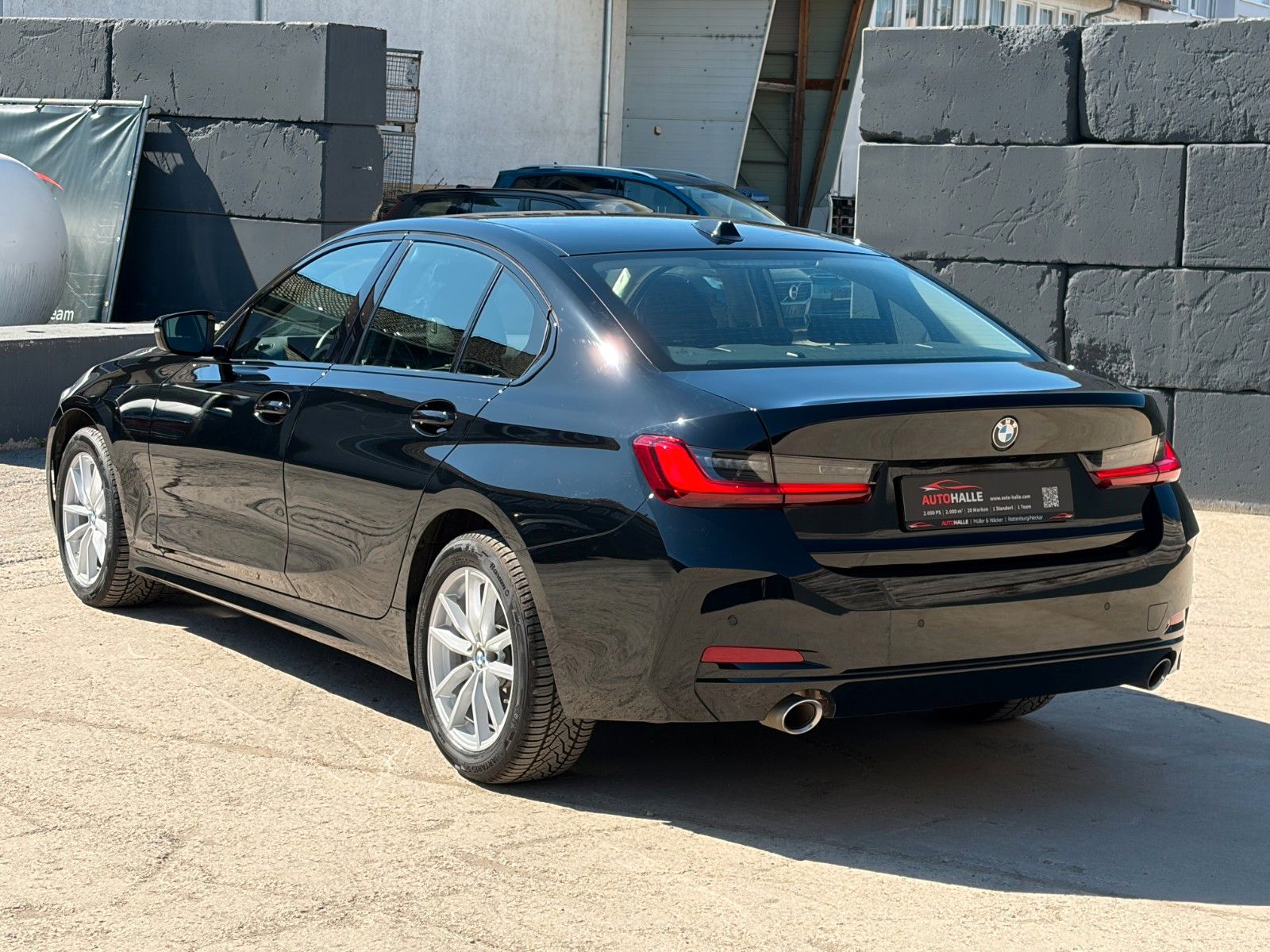 Fahrzeugabbildung BMW 318i Limo Autom. SHZ LED LKA TEMP CarPlay Navi