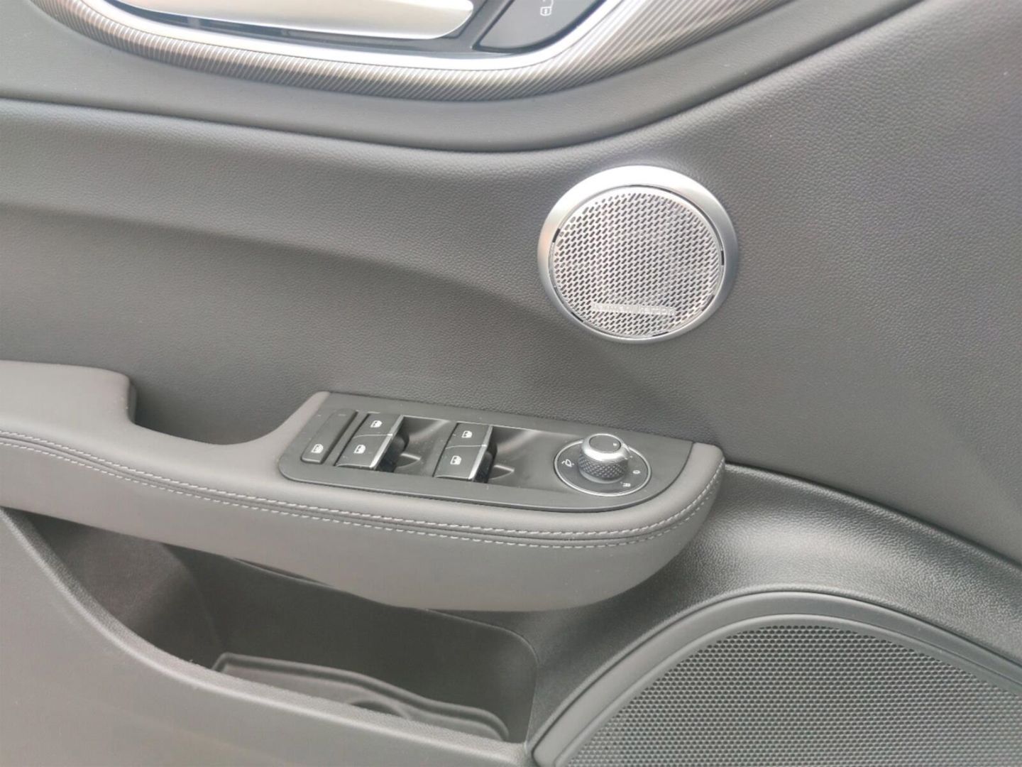 Fahrzeugabbildung Alfa Romeo Giulia 2.0Turbo Q4 Veloce +HARMAN/KARDON+PANORAM