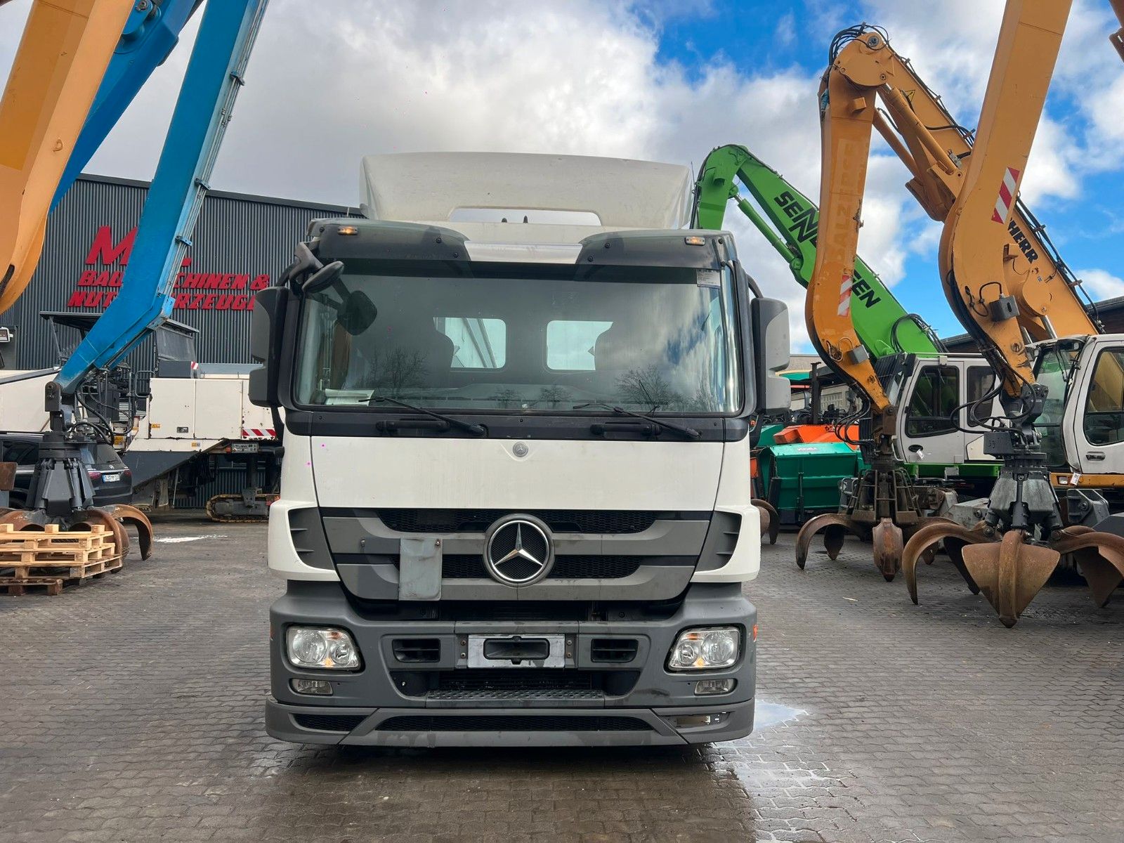 Fahrzeugabbildung Mercedes-Benz Actros 2541 / AC/ Liftachse+Lenkachse / 6x2