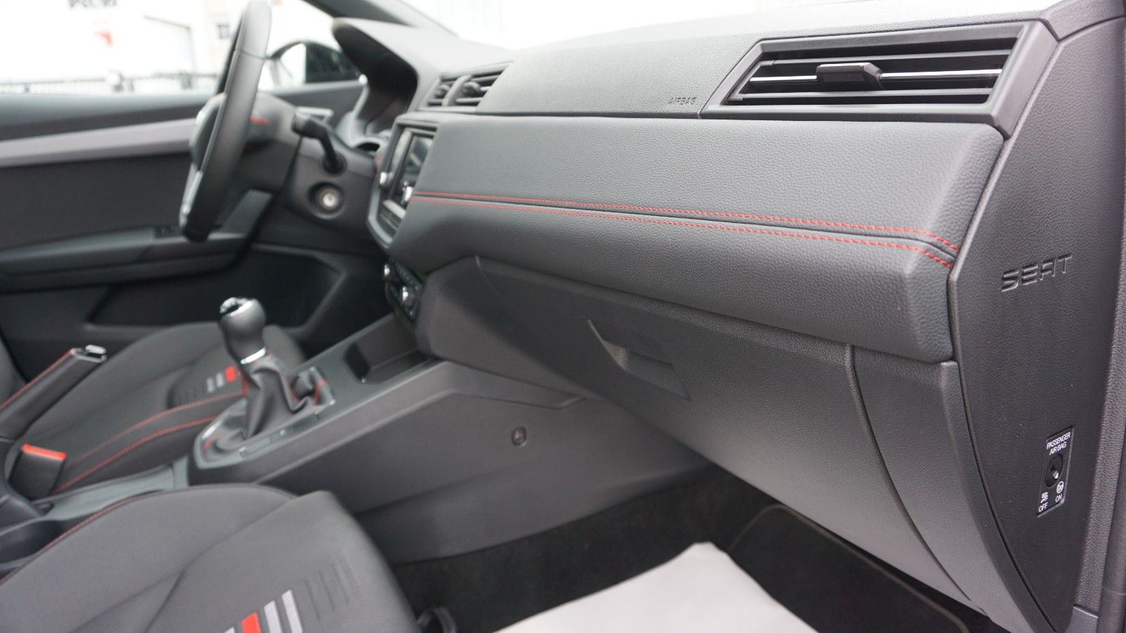 Fahrzeugabbildung SEAT Ibiza FR, Full Link, LED, PDC, Touch, SHZ, Sport