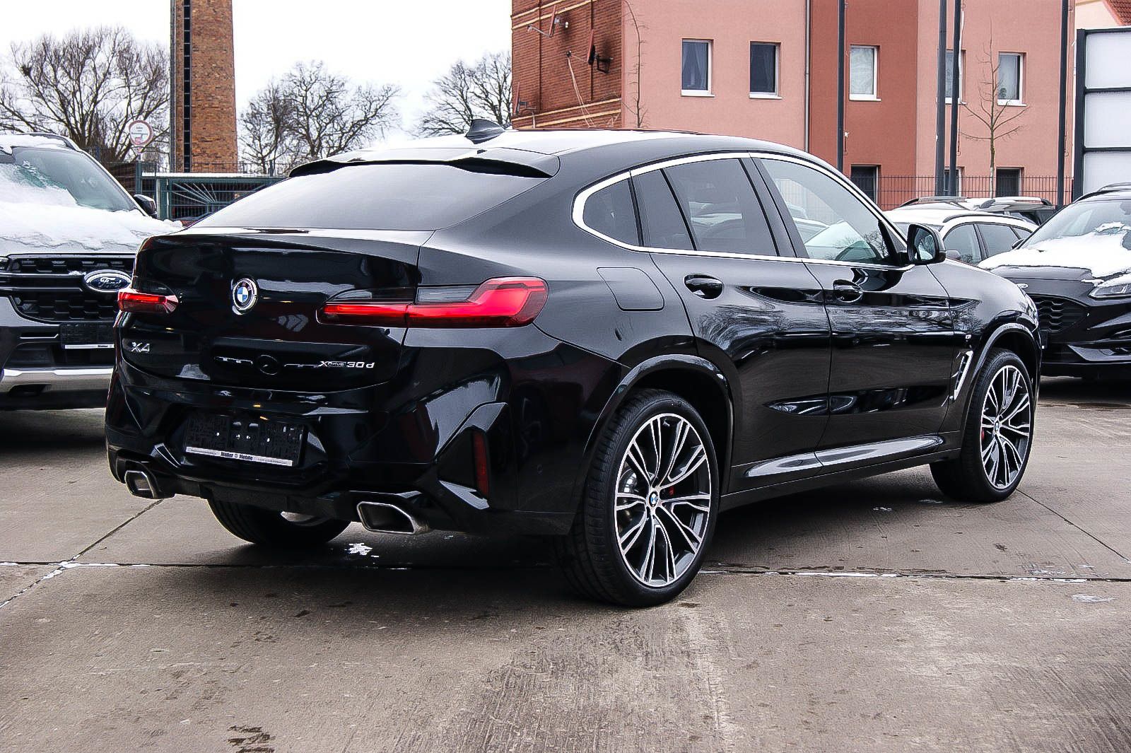 Fahrzeugabbildung BMW X4 xDrive 30 d M Sport INDIVIDUAL PANORAMA LASER