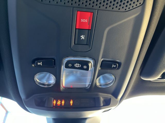 Peugeot 2008 Elektro Allure 136