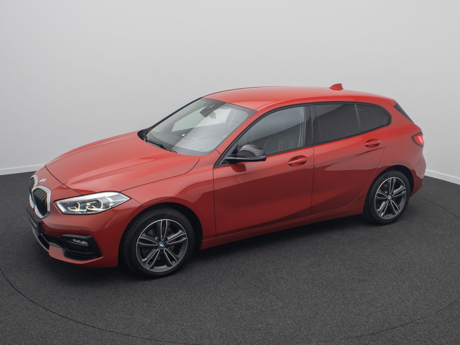 Fahrzeugabbildung BMW 118d SportLine Kamera HUD DAB H/K Stop&Go Komfor