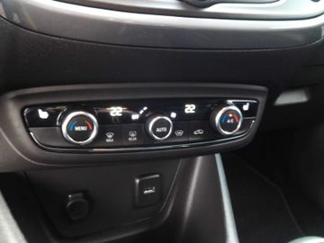 Bild 16 Opel Crossland (X) Crossland X Innovation PDC+Kam SHZ LHZ Navi-App