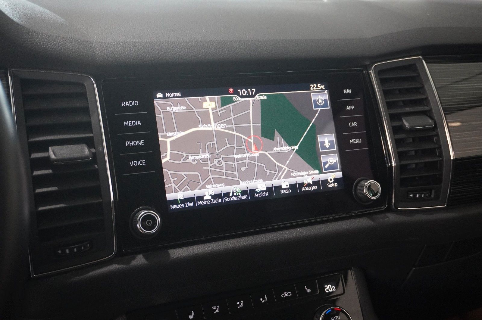 Fahrzeugabbildung SKODA Kodiaq 2.0 TDI STYLE 4X4 DSG NAVI/LED/SHZ/SPORT