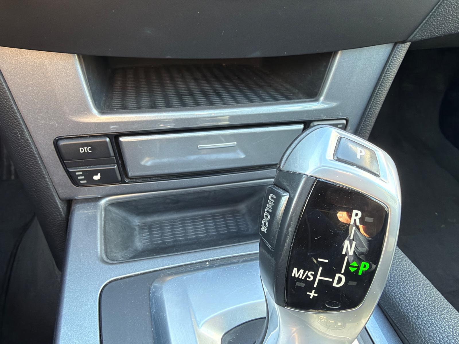BMW 520 2010 — photo 26