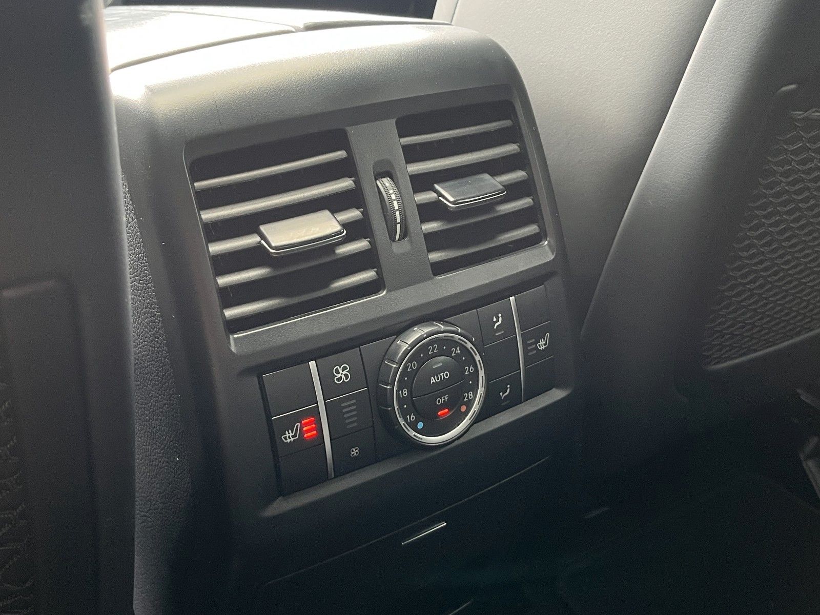 Fahrzeugabbildung Mercedes-Benz *INFERNO*4Matic*HK Audio*SHZ*NAVI*