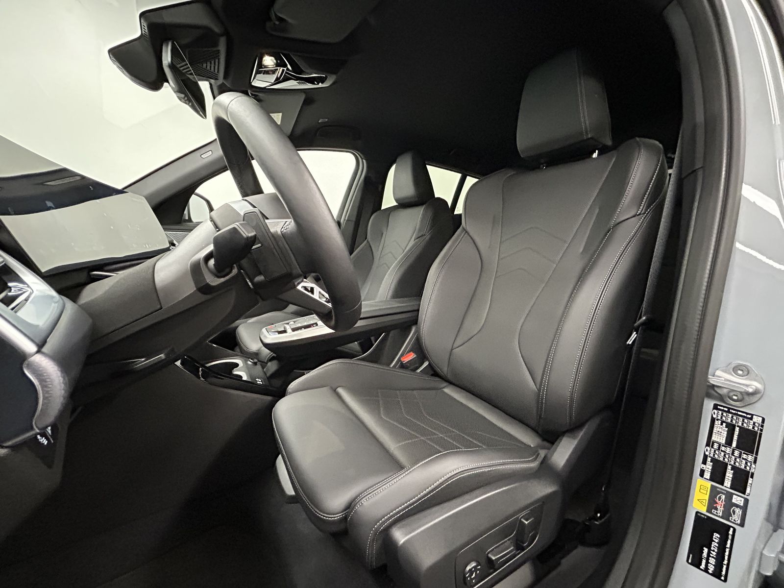BMW iX2 - Bild 31