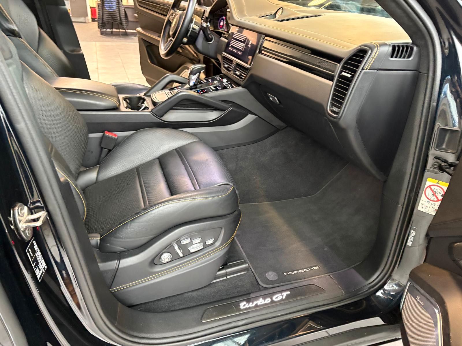 Fahrzeugabbildung Porsche Cayenne Coupe Turbo GT/Burmester/PCCB/Carbon