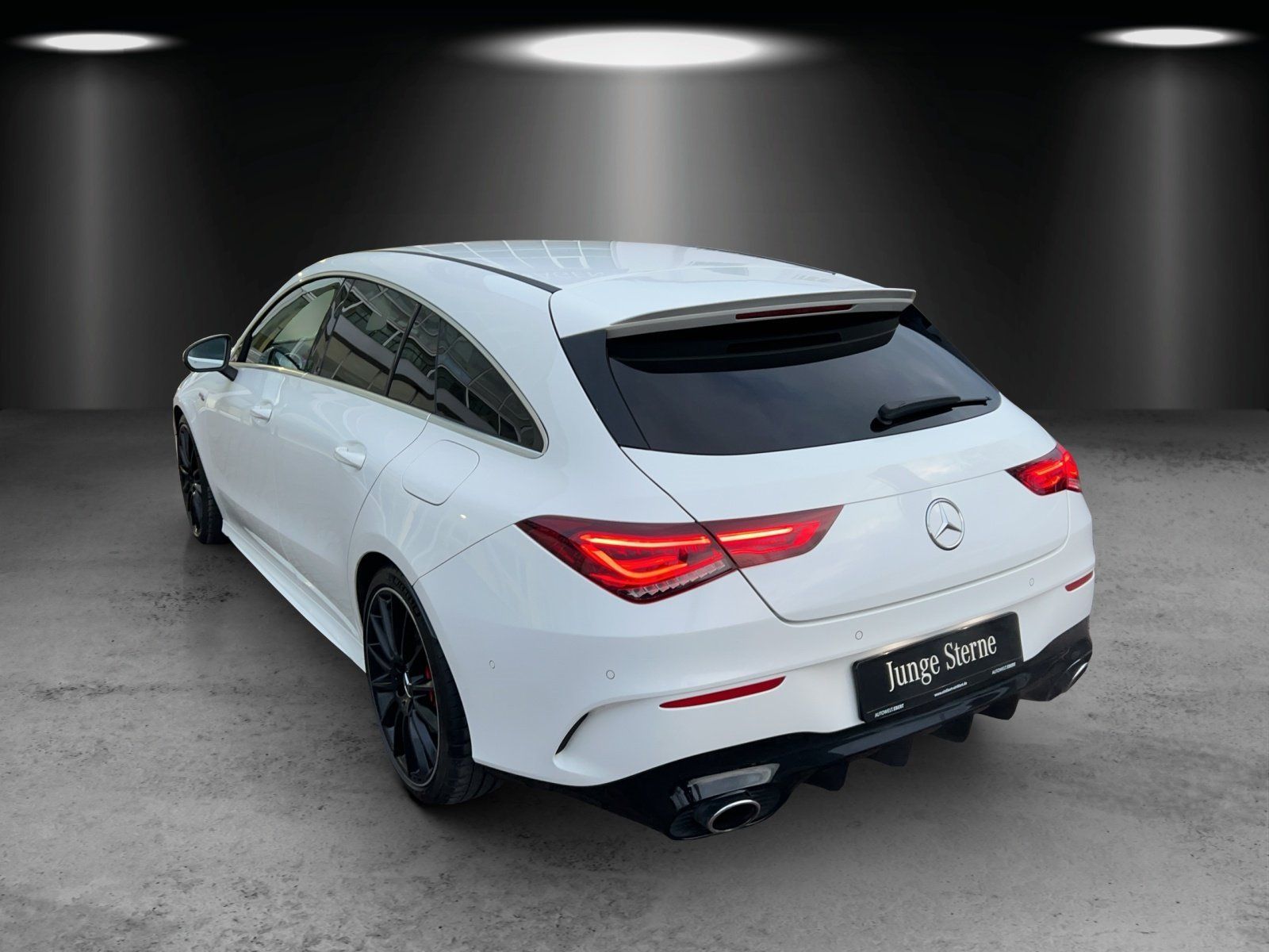 Fahrzeugabbildung Mercedes-Benz CLA 35 AMG SB Perf.Sitz LED Standhzg HighEndMBUX