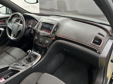 Opel Insignia - 11
