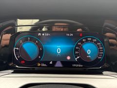 Fahrzeugabbildung Volkswagen Golf VIII Variant Life Navi Sitzh LED ACC AHK