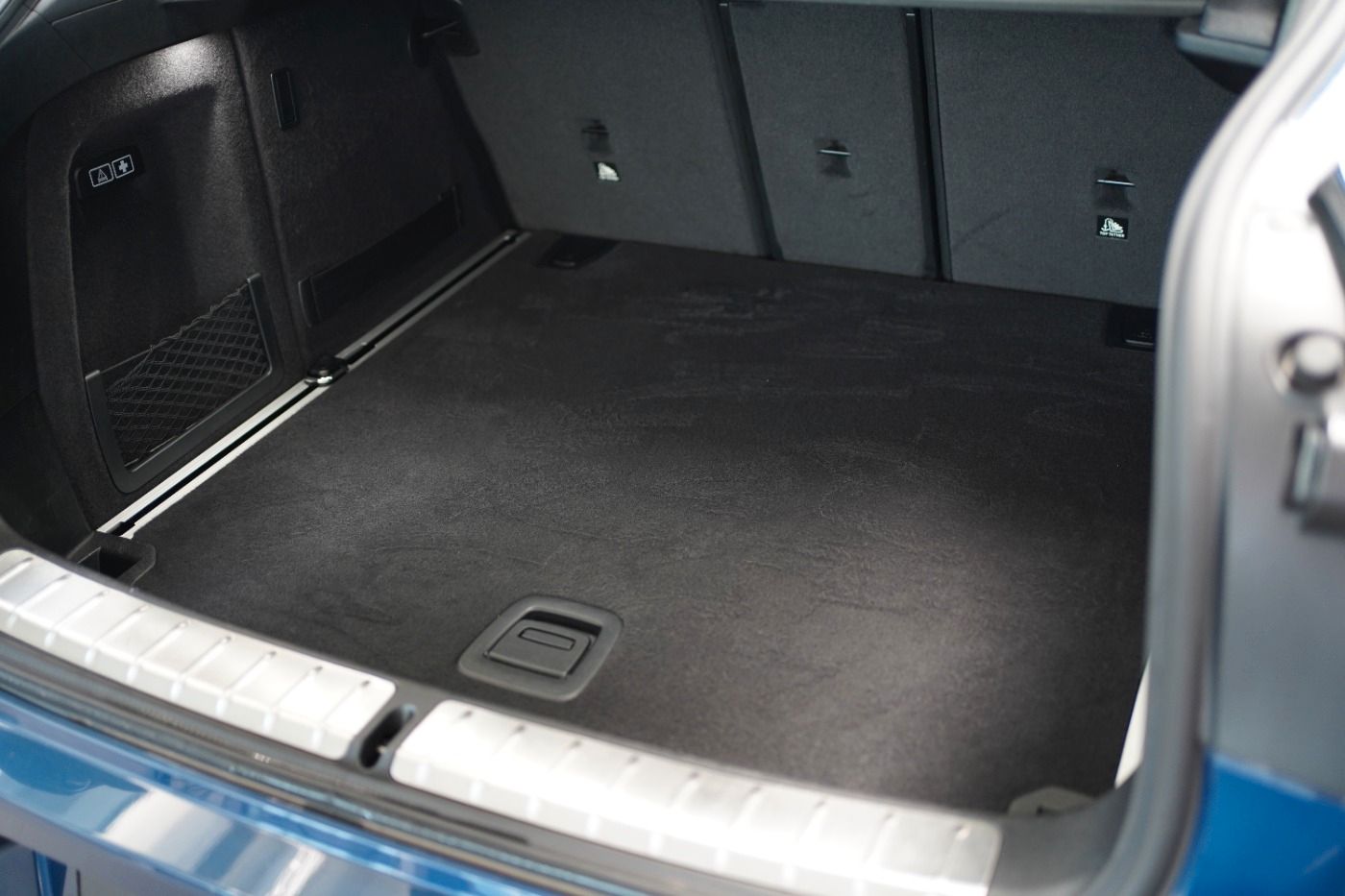 Fahrzeugabbildung BMW X4 xDrive 30i M Sport AHK+Standheizung+Head Up++