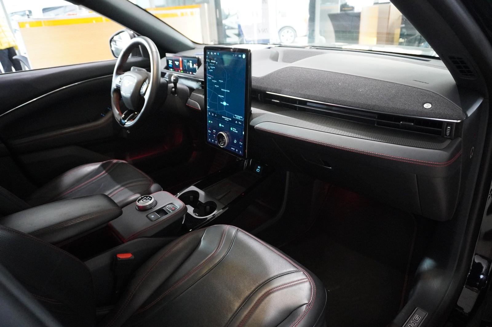 Ford Mustang Mach-E PREMIUM AWD 99KWH NAVI/360°/AHK