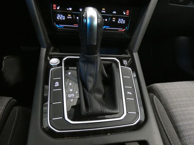 Passat Variant 1.5 TSI Business AHK ACC SHZ LED