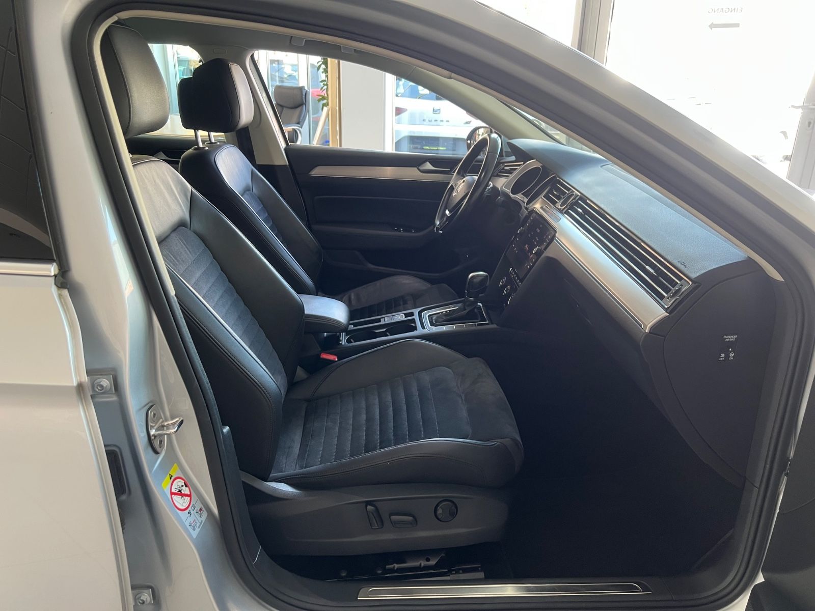 Fahrzeugabbildung Volkswagen Passat 2.0TDI DSG Variant Highline *MASSAGE*