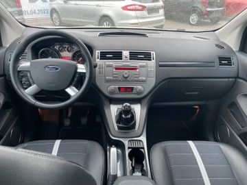 Fahrzeugabbildung Ford Kuga Titanium Klima, PDC vo hi