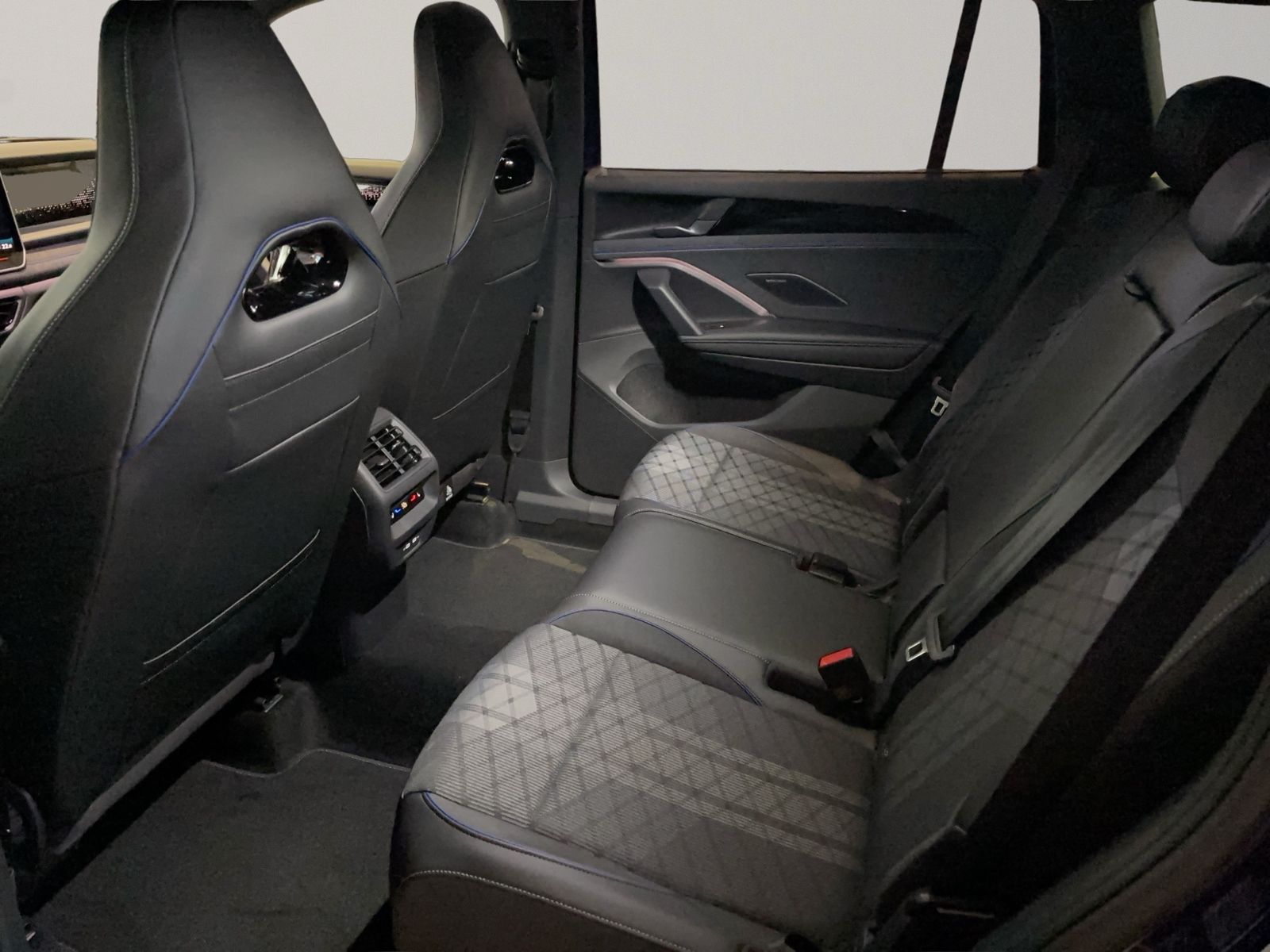 Tayron R-Line 2.0 TDI 4MOTION, BlackStyle, Sthzg