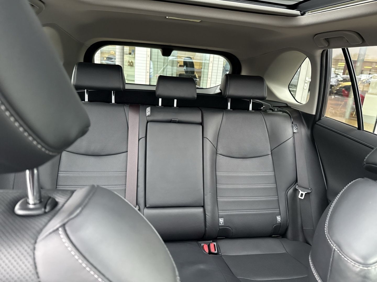 Fahrzeugabbildung Toyota RAV 4 4x4 Lounge Hybrid 2.5 AWD Leder Memory Sit