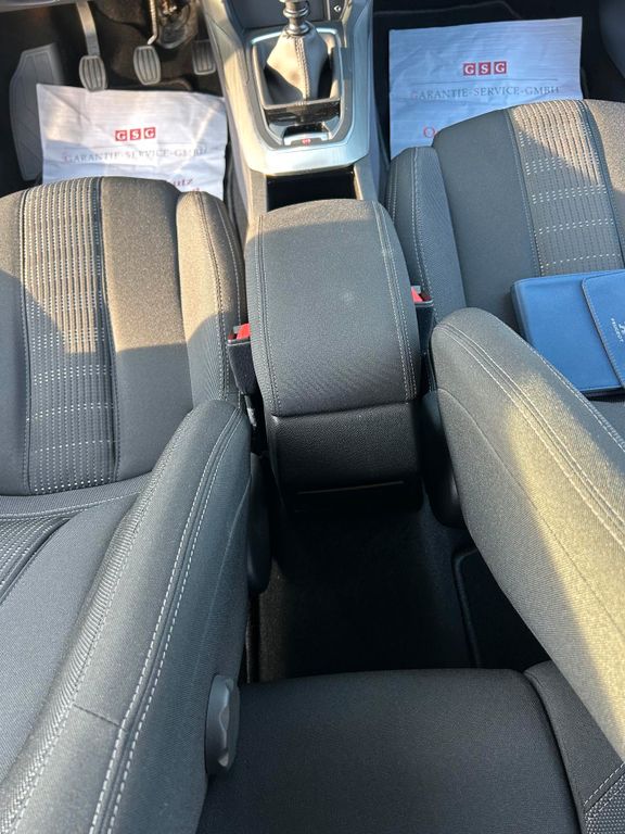 Car Image 27