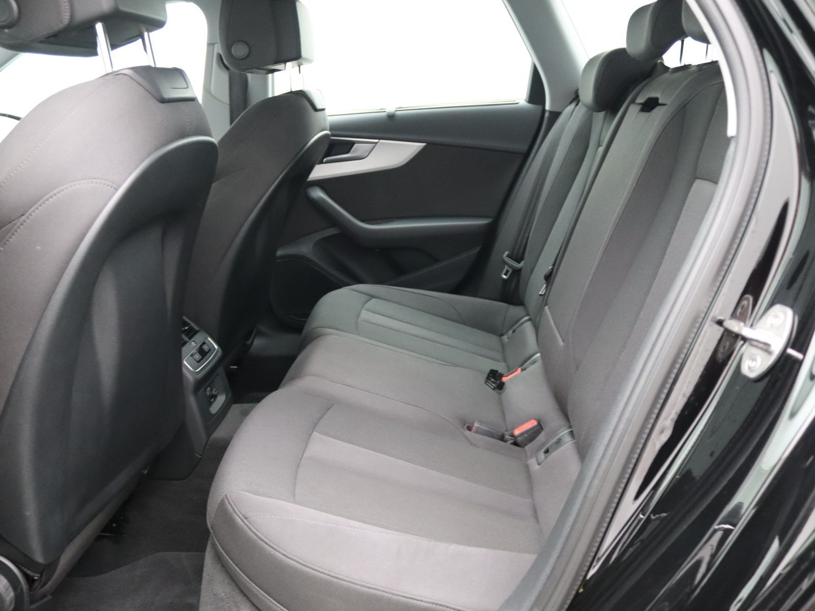 Audi A4 - Bild 10