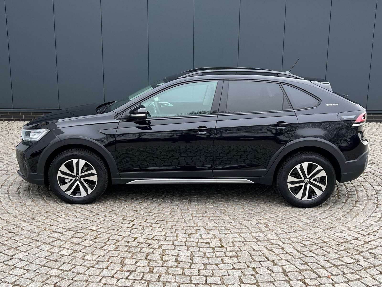 Fahrzeugabbildung Volkswagen Taigo  ENERGY 1.0 TSI DSG *AHK, Ganzjahresreifen