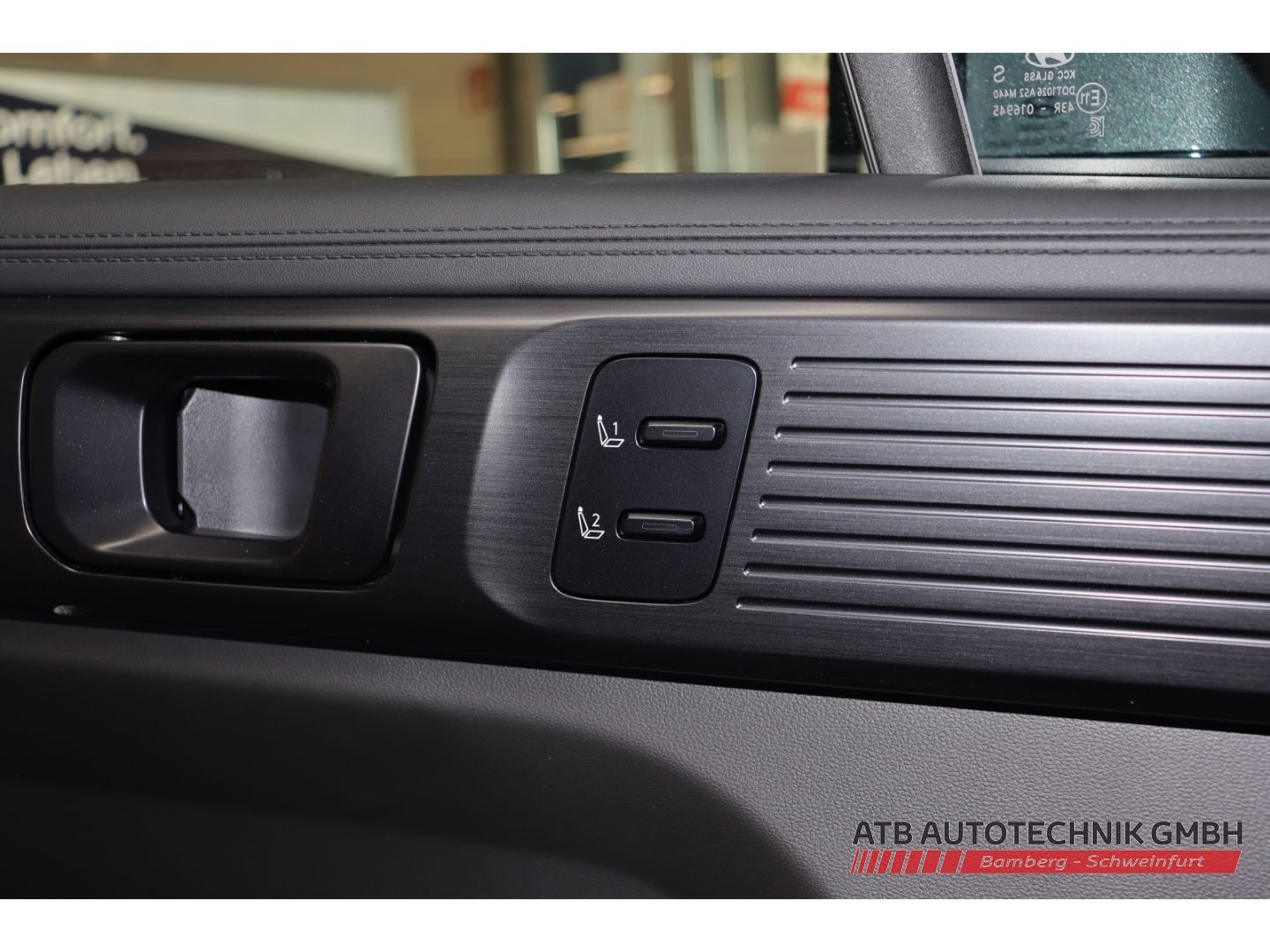 Fahrzeugabbildung Hyundai SANTA FE Blackline MY26 1.6 T-GDi PHEV 4WD HUD N