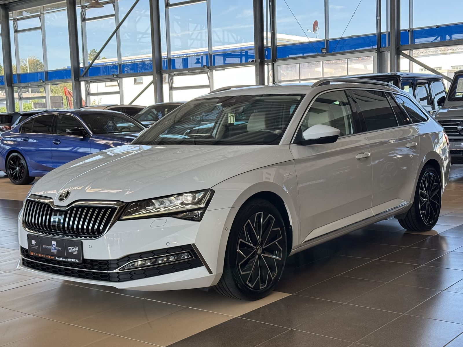 Skoda Superb L&K Leder Memory R.Cam Navi AHK ACC LED imagem 3