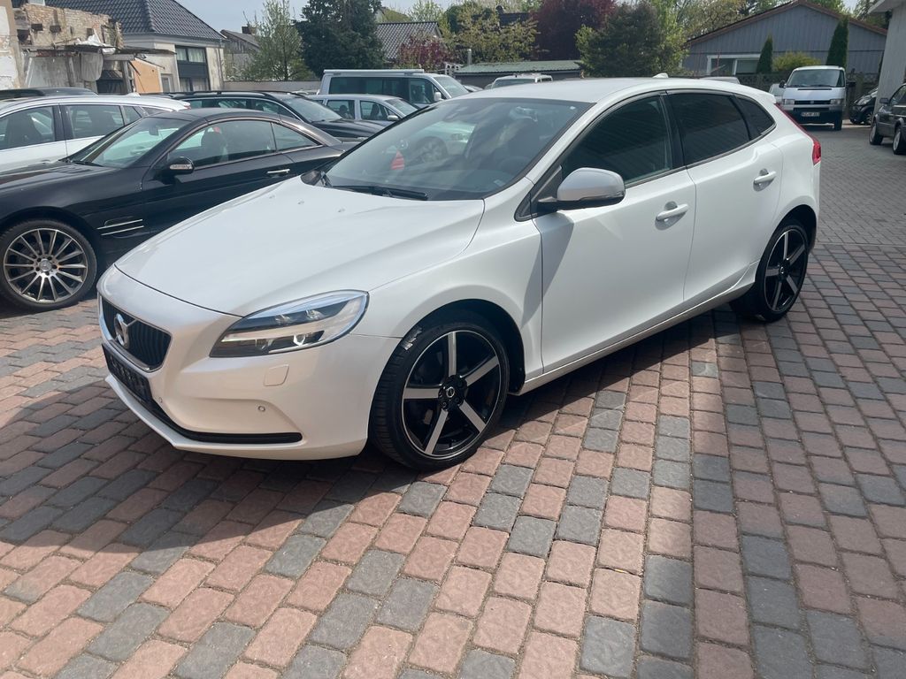 V40 T2 Momentum NAVI, Shz, Kamera