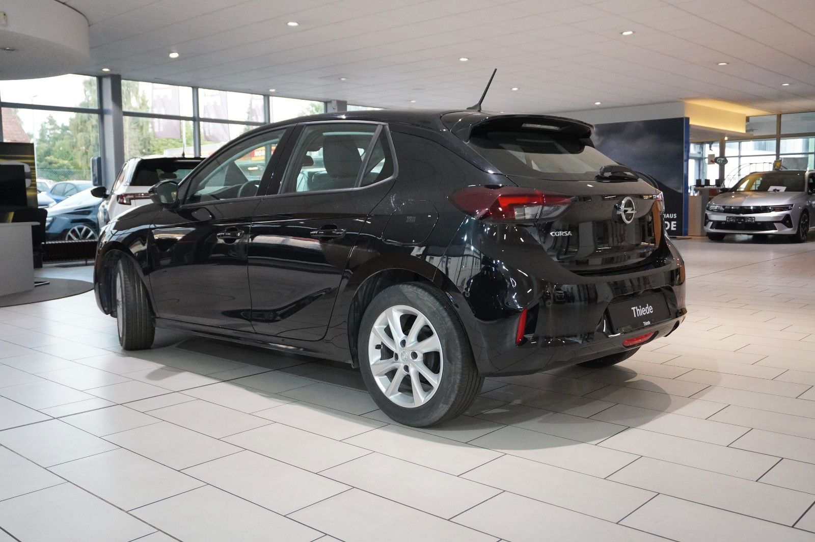 Fahrzeugabbildung Opel Corsa F 1.2 ELEGANCE NAVI/LED/KAMERA/SPORT/DAB+