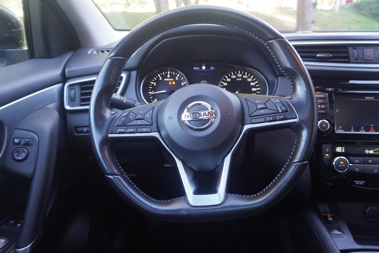 Nissan Qashqai 1.3 Tekna LED Navi Panorama 360° AHK
