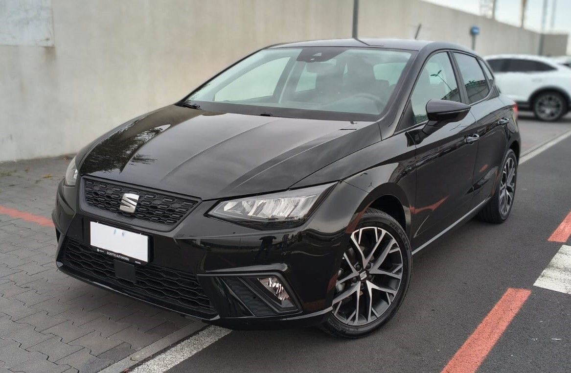 Seat Ibiza 1.0 EcoTSI 95 CV 5 porte Black Editio imagem 3