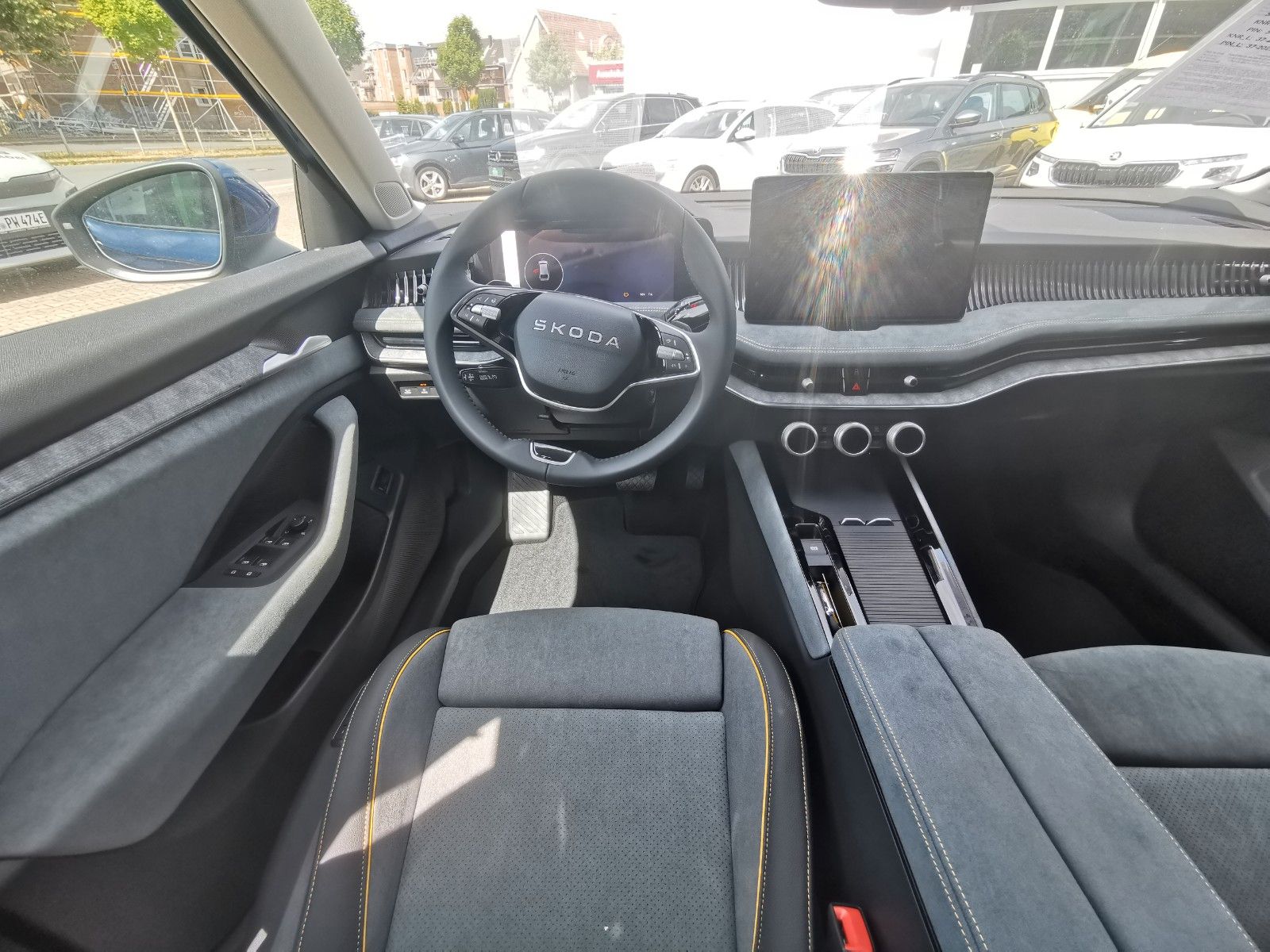 Fahrzeugabbildung SKODA Superb Combi Selection Klima Kamera