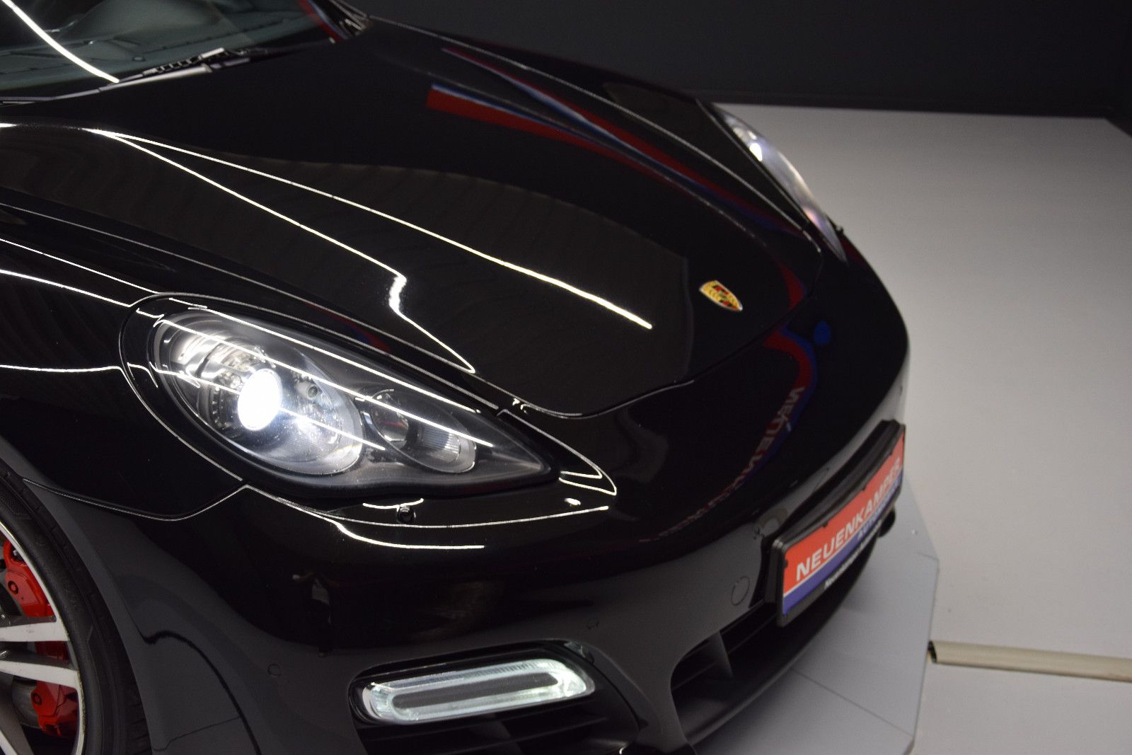 Fahrzeugabbildung Porsche Panamera GTS Bose Schiebedach PASM Sport Chrono