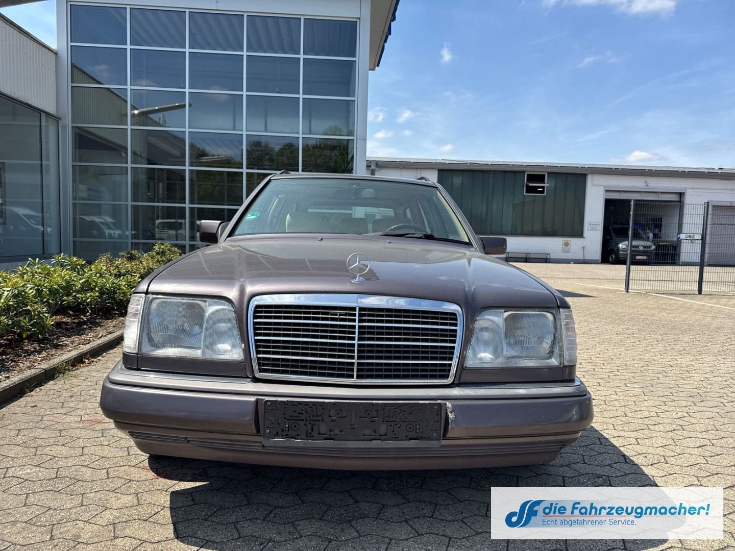 Fahrzeugabbildung Mercedes-Benz E 220 ET-Modell 220TE Alarm el.SP Spieg. *EXPORT