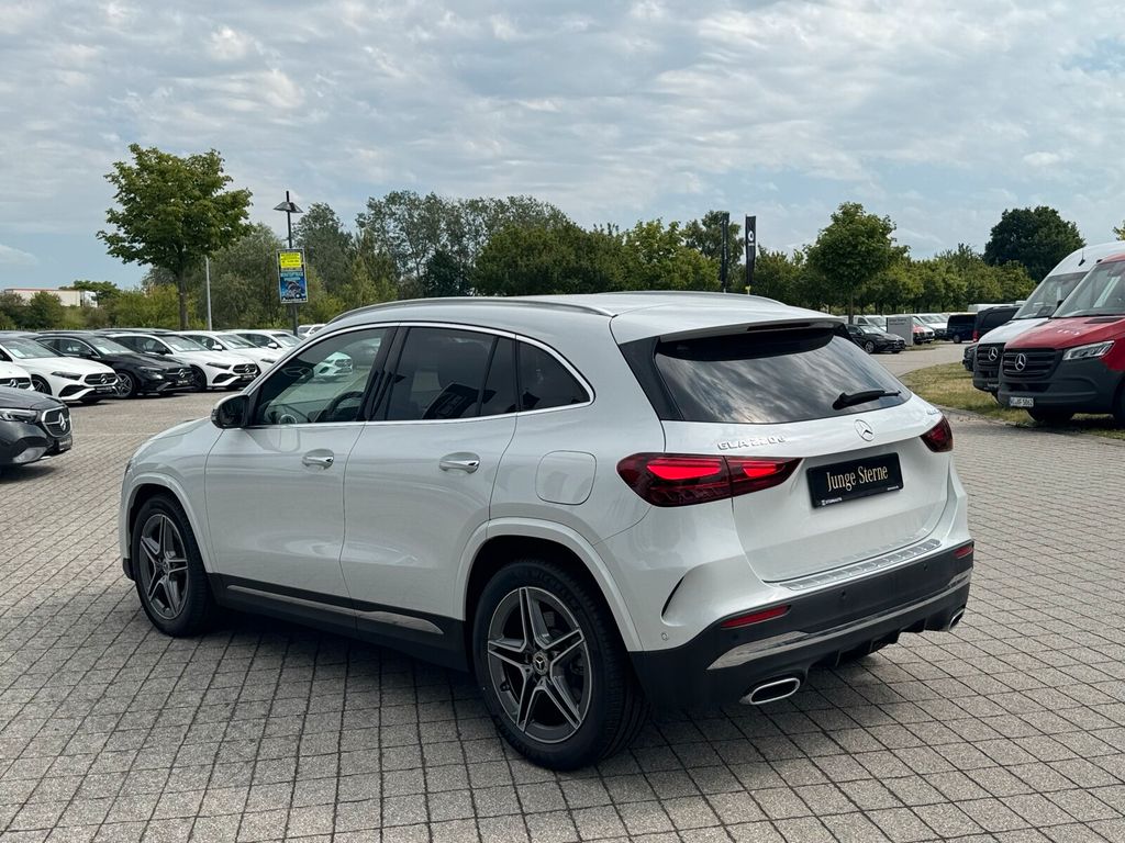 Mercedes-Benz GLA 220 d 4M AMG Premium Distro Burmester Leder