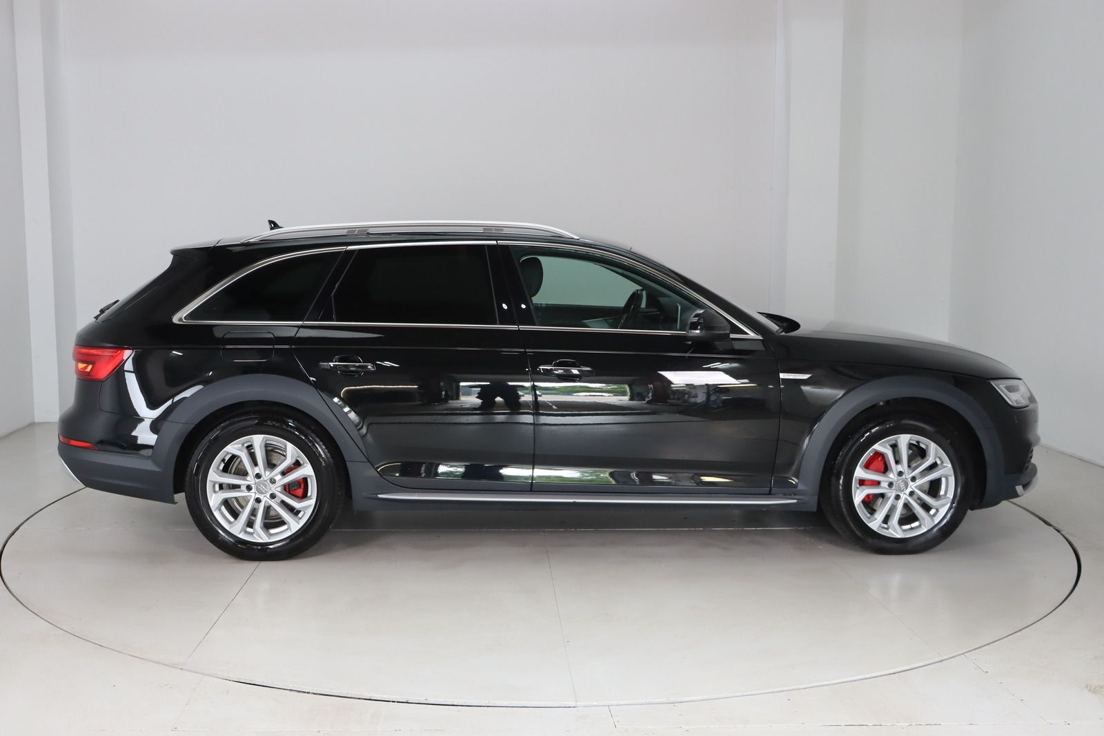 Fahrzeugabbildung Audi A4 Allroad Quattro LED * Sportsitze * Navi * Sit