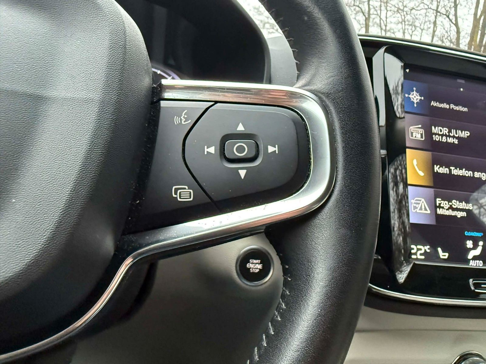 Fahrzeugabbildung Volvo XC40*Momentum*T4*AWD*360Grad*Connect*LED*SHZ*