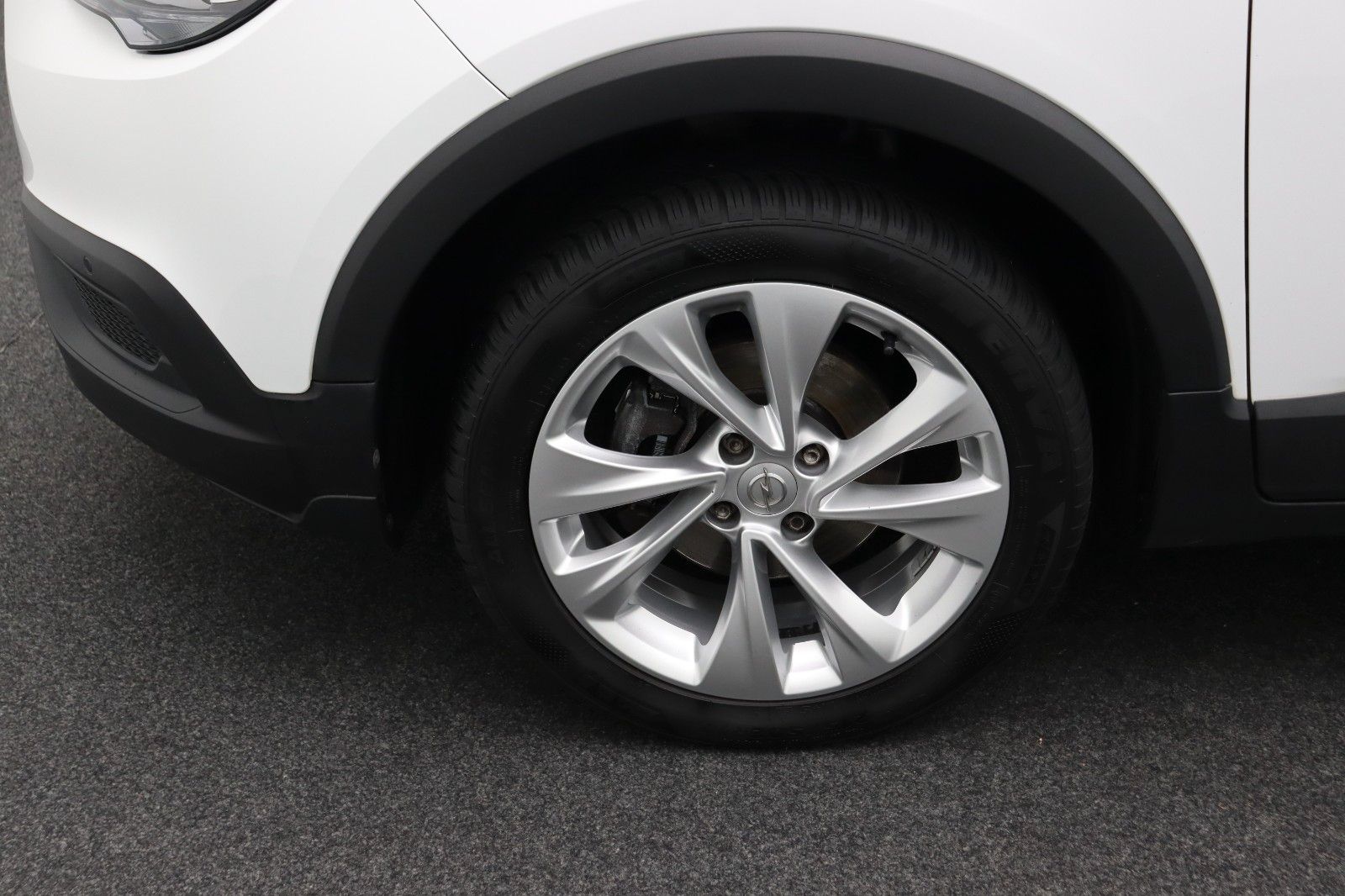 Fahrzeugabbildung Opel Crossland 1.2 Edition Navi