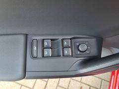 Fahrzeugabbildung Seat Leon 1.5 eTSI FR DSG VOLL-LED NAVI KAMERA