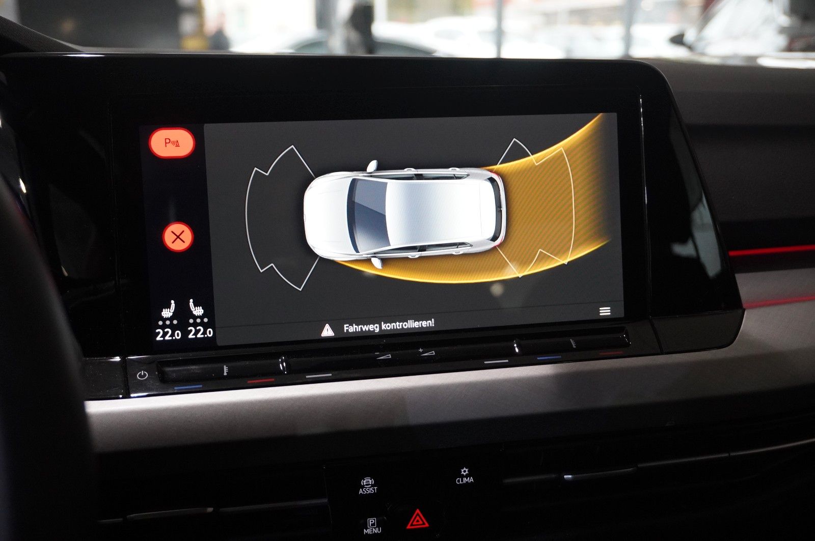 Fahrzeugabbildung Volkswagen Golf VIII Lim. 2.0 TDI LIFE NAVI/LED/VIRT./DAB+