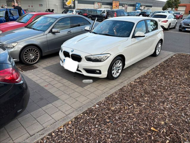 BMW BMW 118i F21