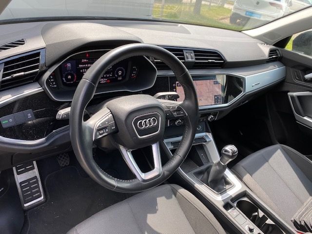 Q3 35 TFSI BLACK-OPTIK/19-ZOLL/LED/NAVI/AVC/GRA/