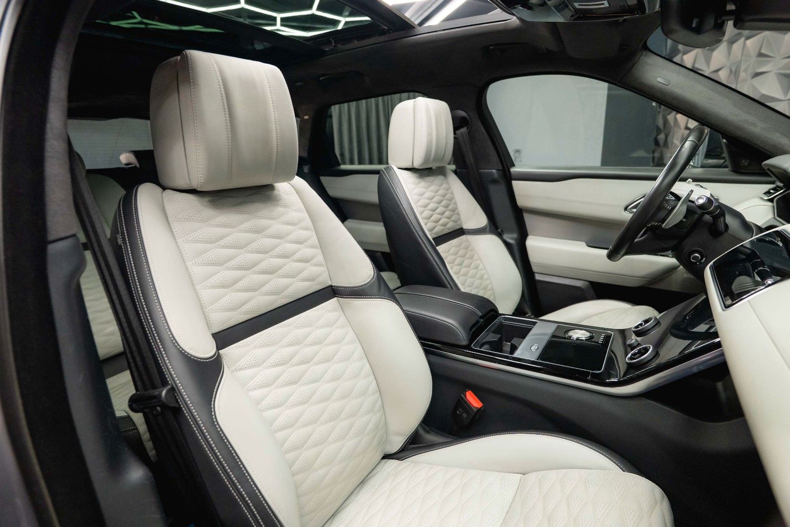 Fahrzeugabbildung Land Rover Velar SV Autobiography Dynamic Edition *ACC*19%*