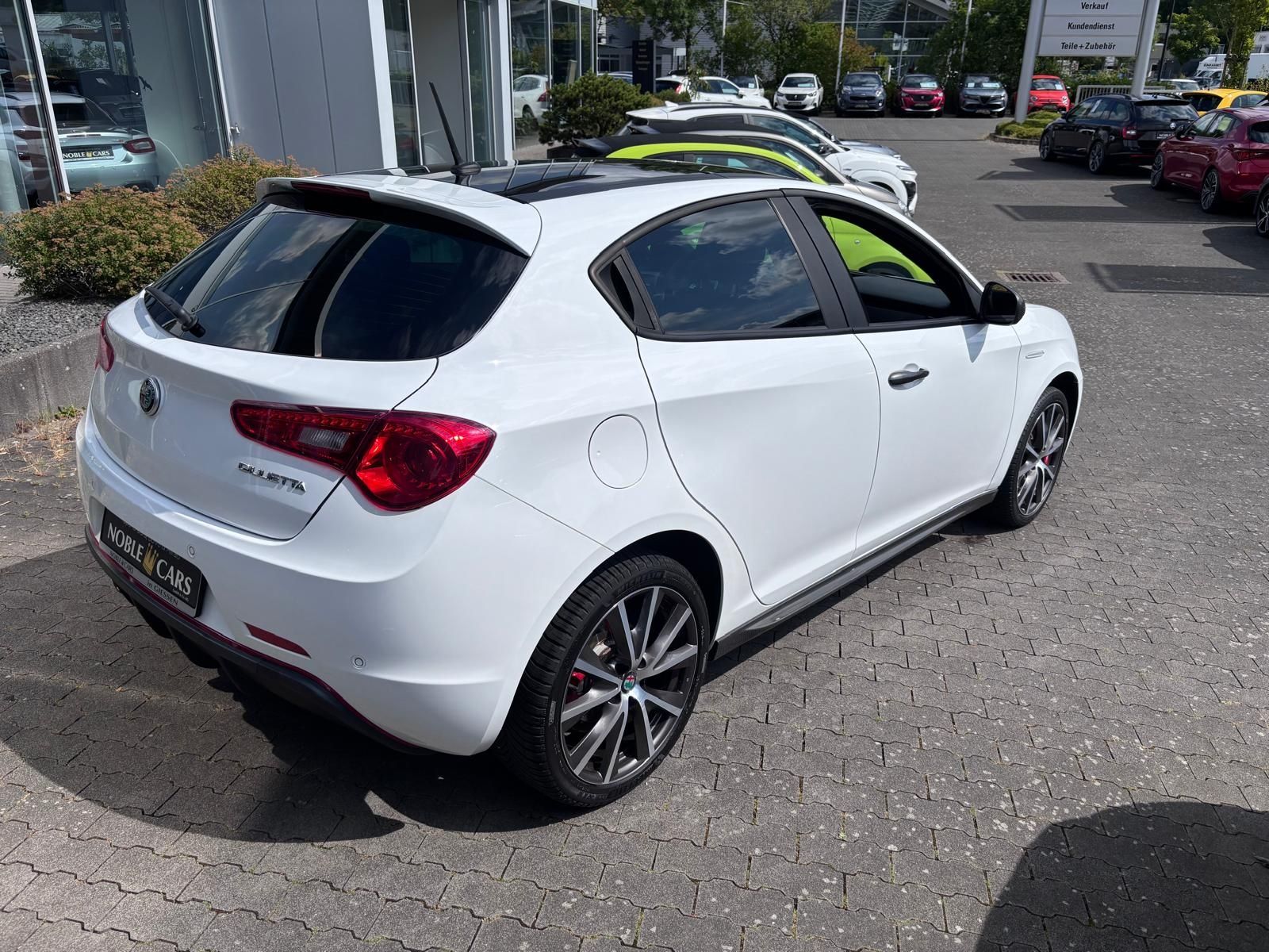 Fahrzeugabbildung Alfa Romeo Giulietta Sport Leder XENON NAVI GSD